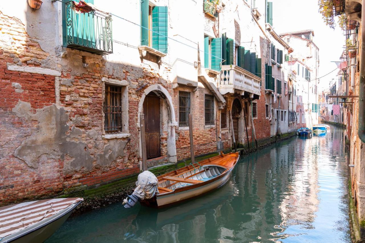 Casa Al Ponte Scudi - 4 Windows On The Canal Venesia Bagian luar foto